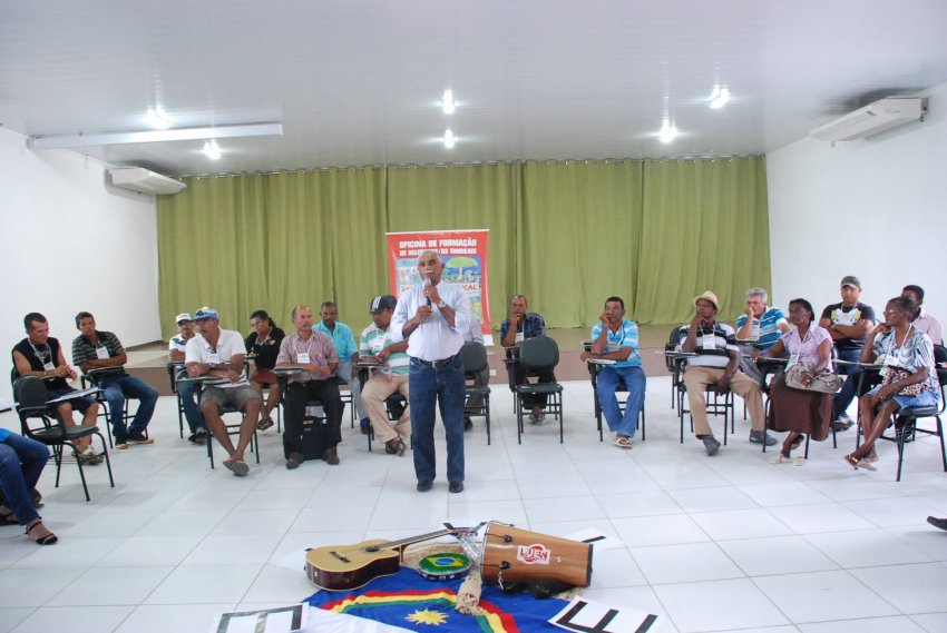 Manoel Santos em atividade formativa com lideranças sindicais